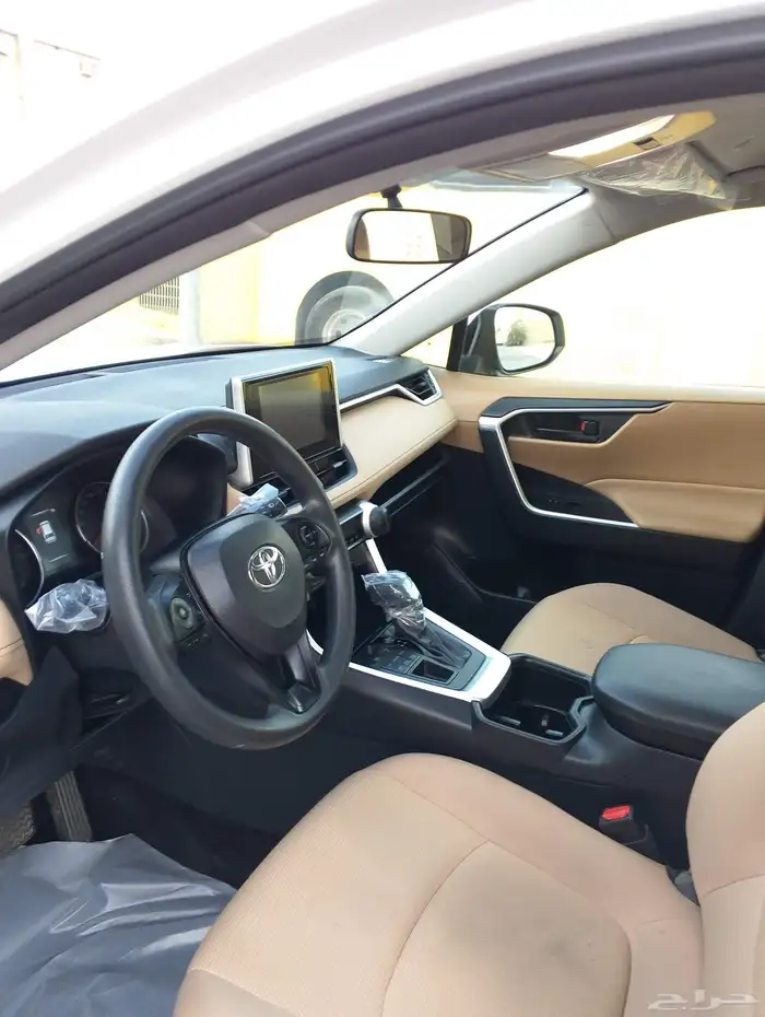 تويوتا راف فور 2023 دبل ( نظيف وممشى قليل ) 17