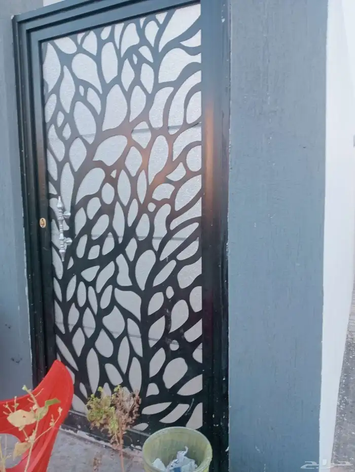 ورشه  مركز العدنان الحداد و المنيوم  باب   حديده   خارجي 2