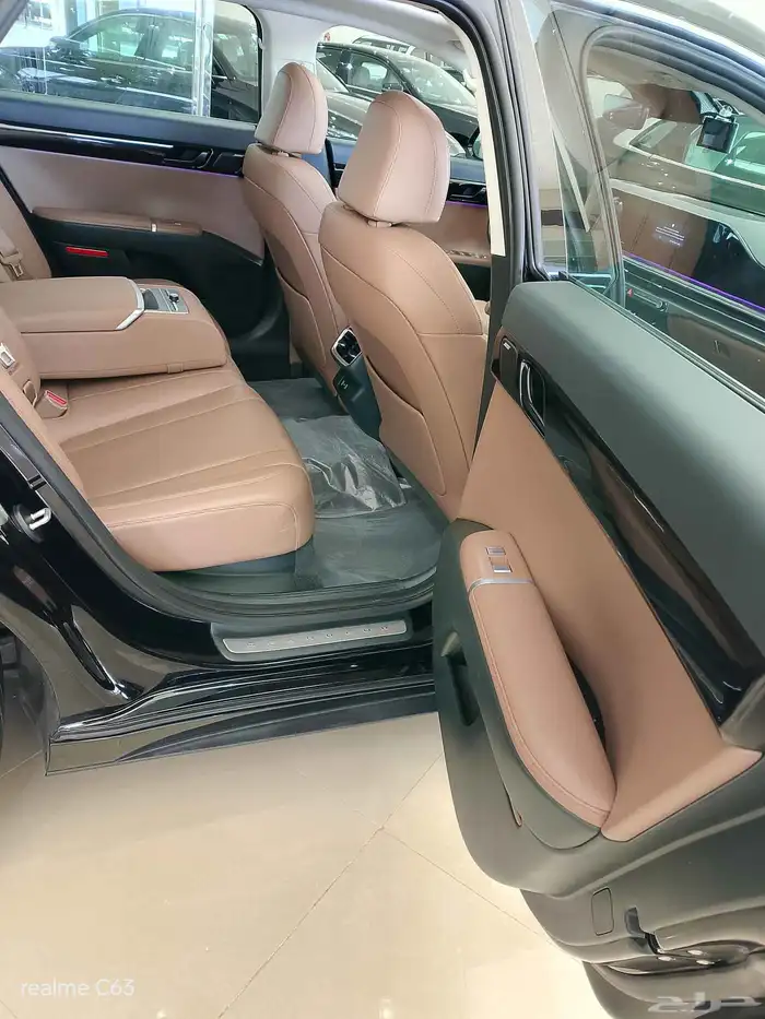 ازيرا 2023 بنزين وارد كوريا بريميوم 10