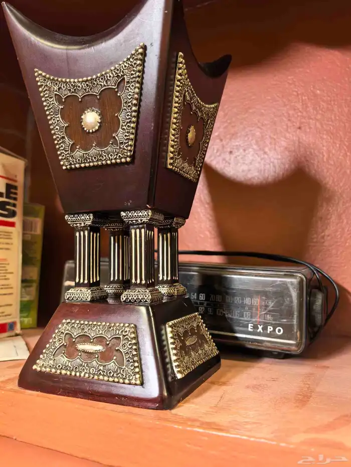 مبخرة خشبية فخمة لونها عنابي غامق مزخرفة بارزة لون فضي 21