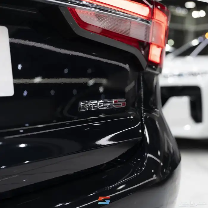 ام جي 5 STD 2025 5