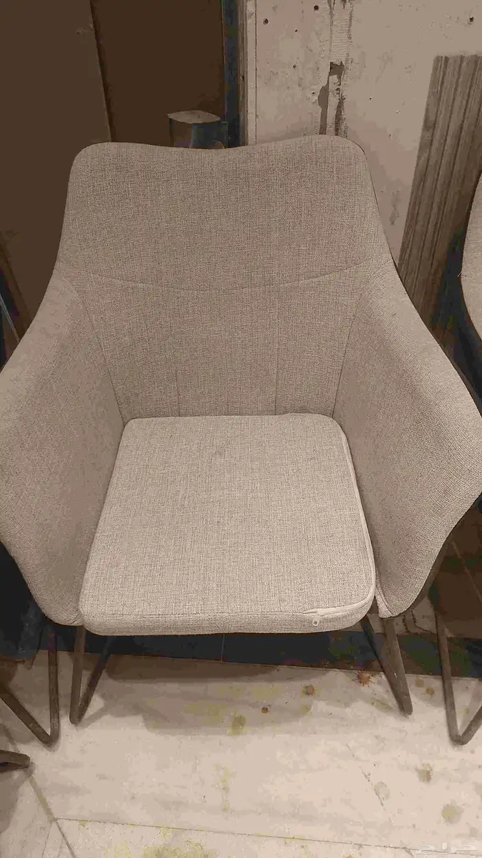 عدد 4 كراسي وطاوله. الصالونات او الكافيهات 1