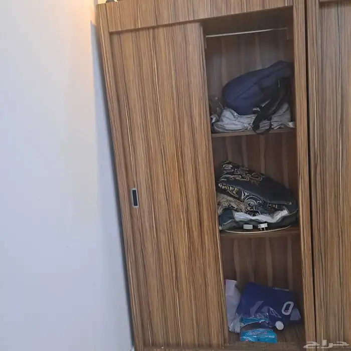 2 دولاب ضلفتين من الخشب المتين استعمال اقل عن سنه 1