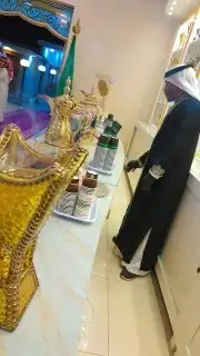 قهوجي بالاغراض كامله 100 100. 8