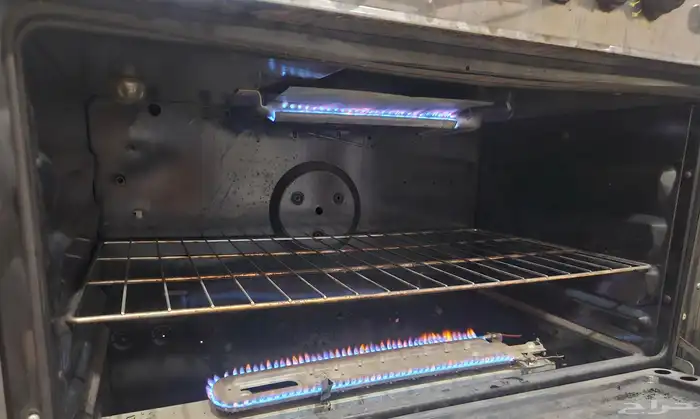 مطبخ مع فرن للبيع مستعجل 2