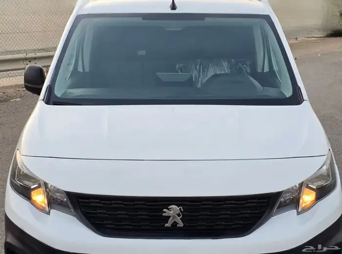 فان بضاعة ديزل - 2023 - بيجو بارتنر - قصير 24