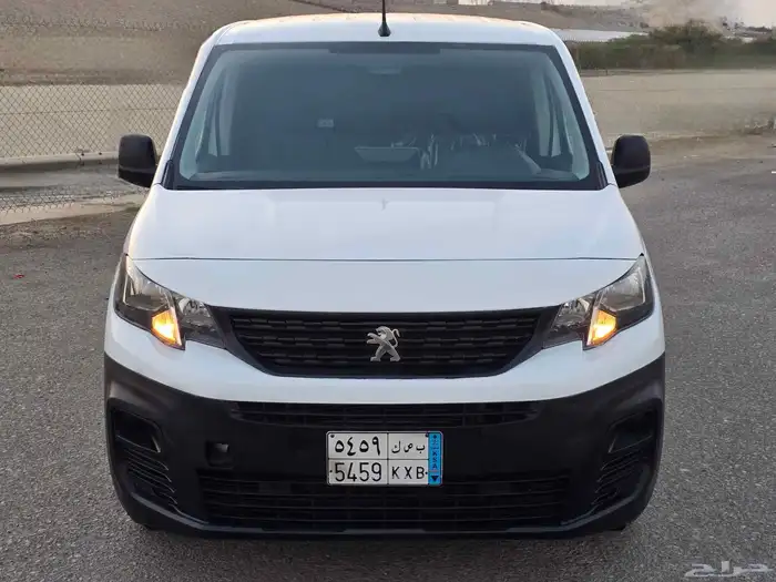 فان بضاعة ديزل - 2023 - بيجو بارتنر - قصير 2