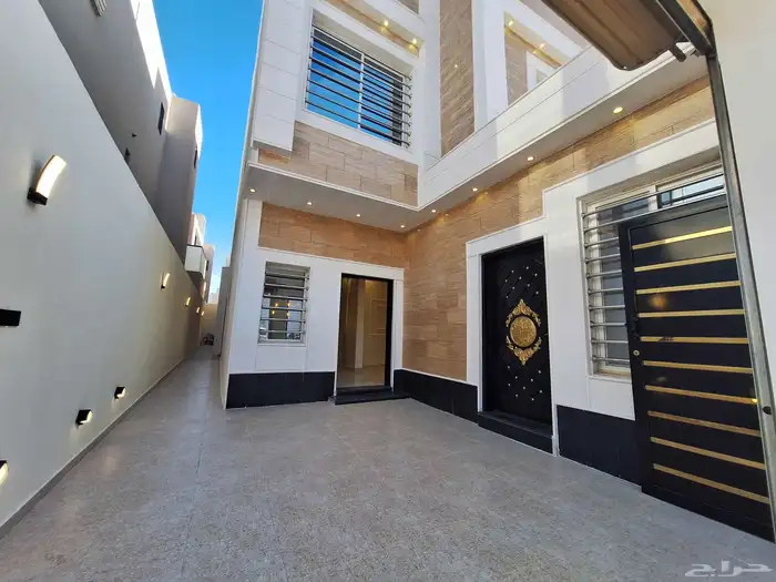 فيلا للبيع حي تنال على طريق المطار 1