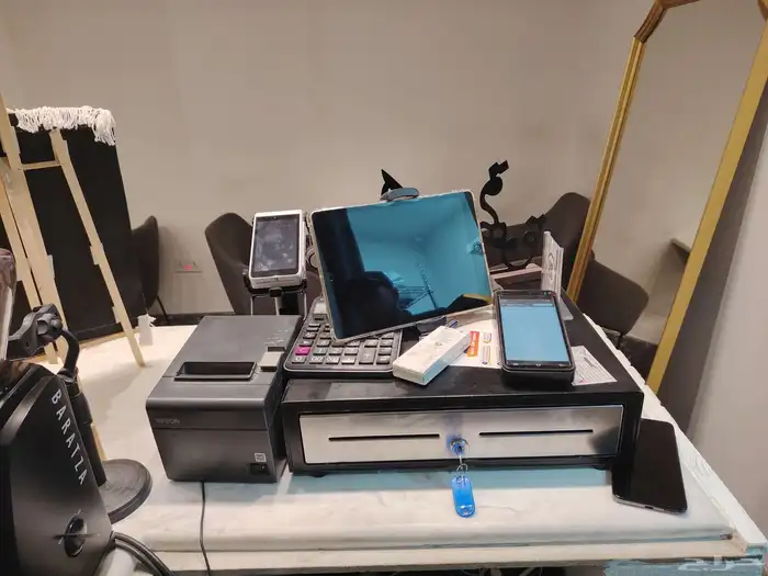 مقهى للتقبيل بما فيه 4