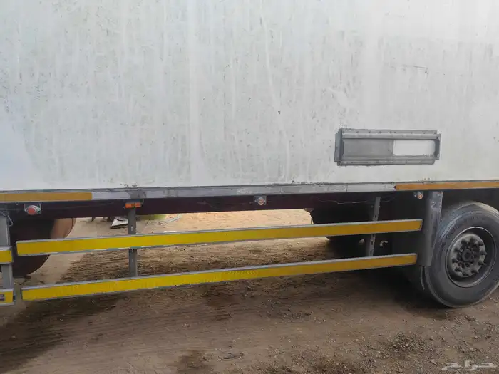 ثلاجة عليها ضربة في الزاوية اليمين 5