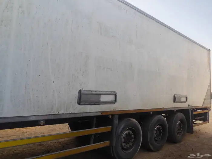 ثلاجة عليها ضربة في الزاوية اليمين 4