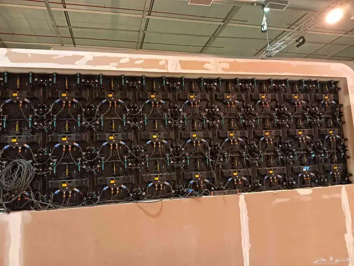 تاجير شاشات وسماعات و اضاءه 1