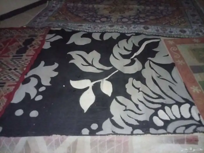 سجاد باسعار مناسبة و اثاث متنوع 2