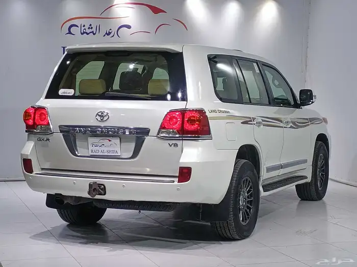 لاندكروزر GXR فل كامل 2013 5