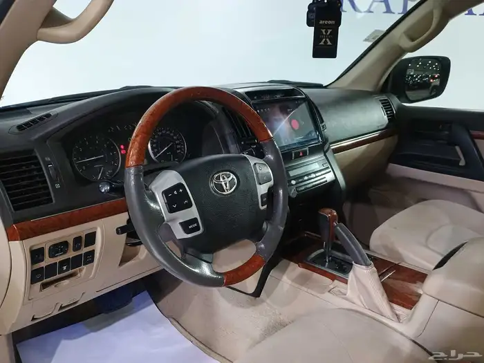 لاندكروزر GXR فل كامل 2013 13