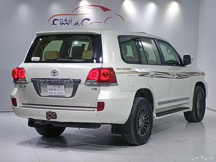 لاندكروزر GXR فل كامل 2013 4