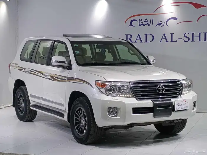 لاندكروزر GXR فل كامل 2013 0