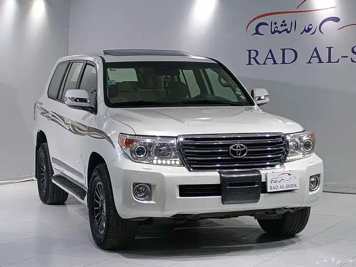 لاندكروزر GXR فل كامل 2013 1