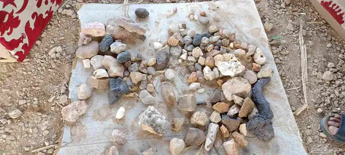 أحجار للبيع 0