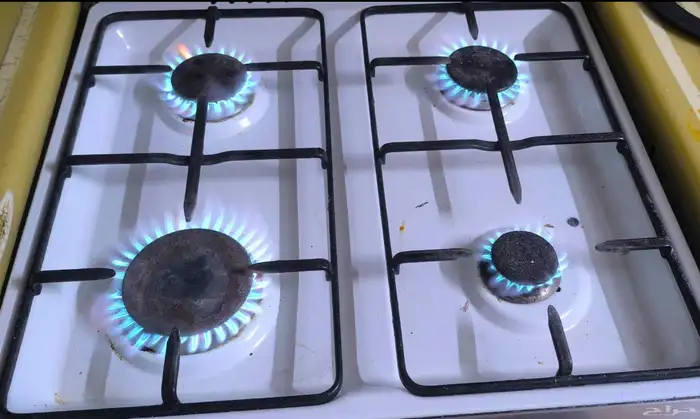 فرن من أربع عيون وبكافة أغراضه للبيع مستعجل 1