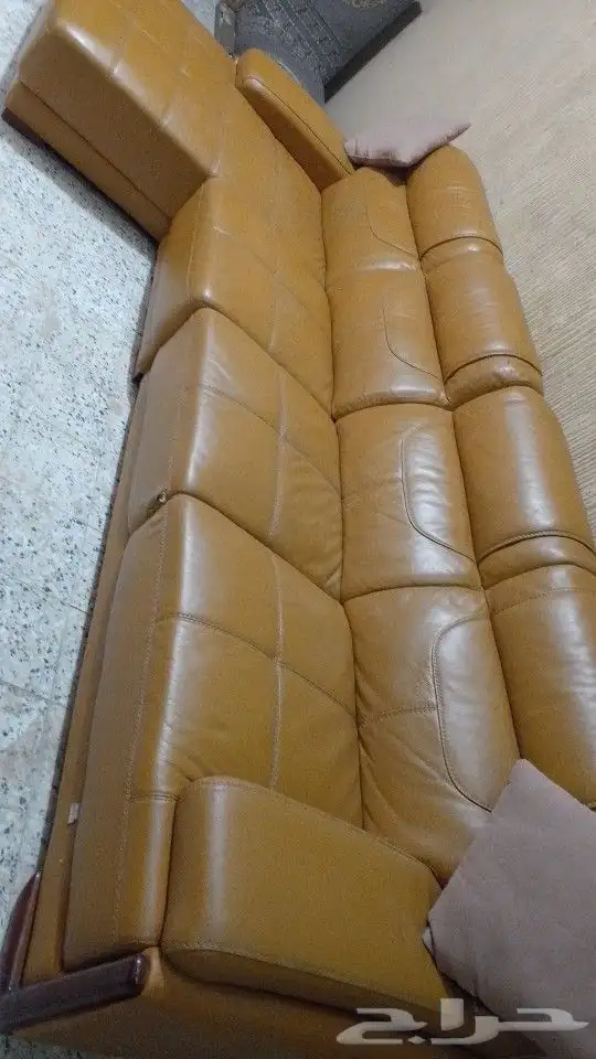 كنب جلد فخم للبيع 600ريال 3