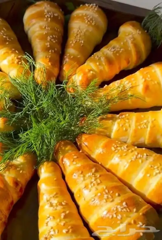 انا طباخ فنان بطبخ وسواق ابي شغل قصر شيوخ فلل بيوت 2