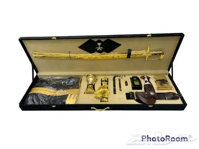 اطقم هدايا سيف وبشت 8