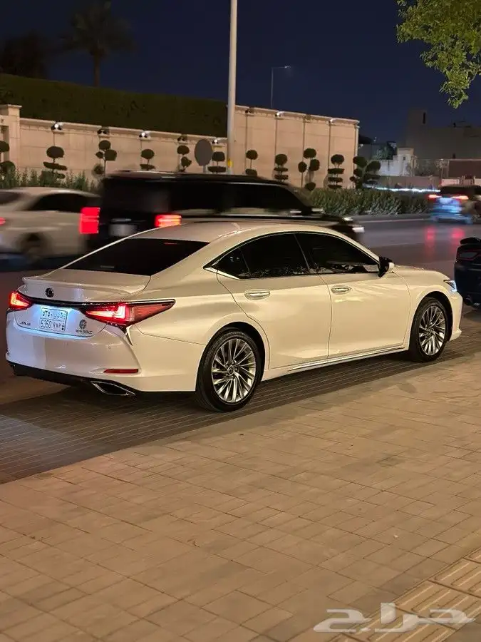 لكزز ES350 سته سلندر فل كامل بدون فتحه سقف وارد الساير Cc 0