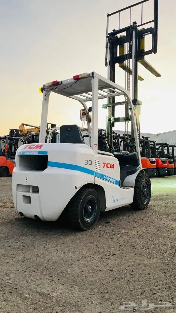 فوركلفت للايجار سكينه رافعه شوكيه ايجار رافعات وكرينات لايجا 4