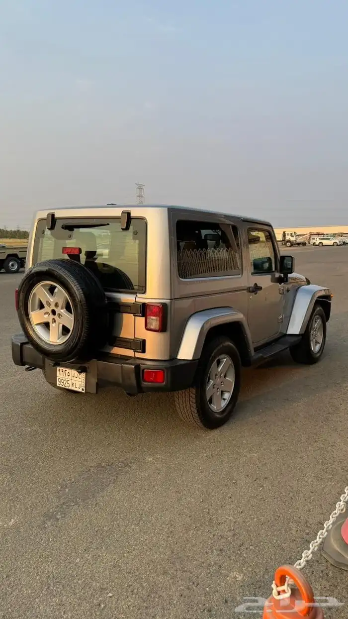 جيب رانجلر قير عايدي مرشوش كامل على نظافه 1