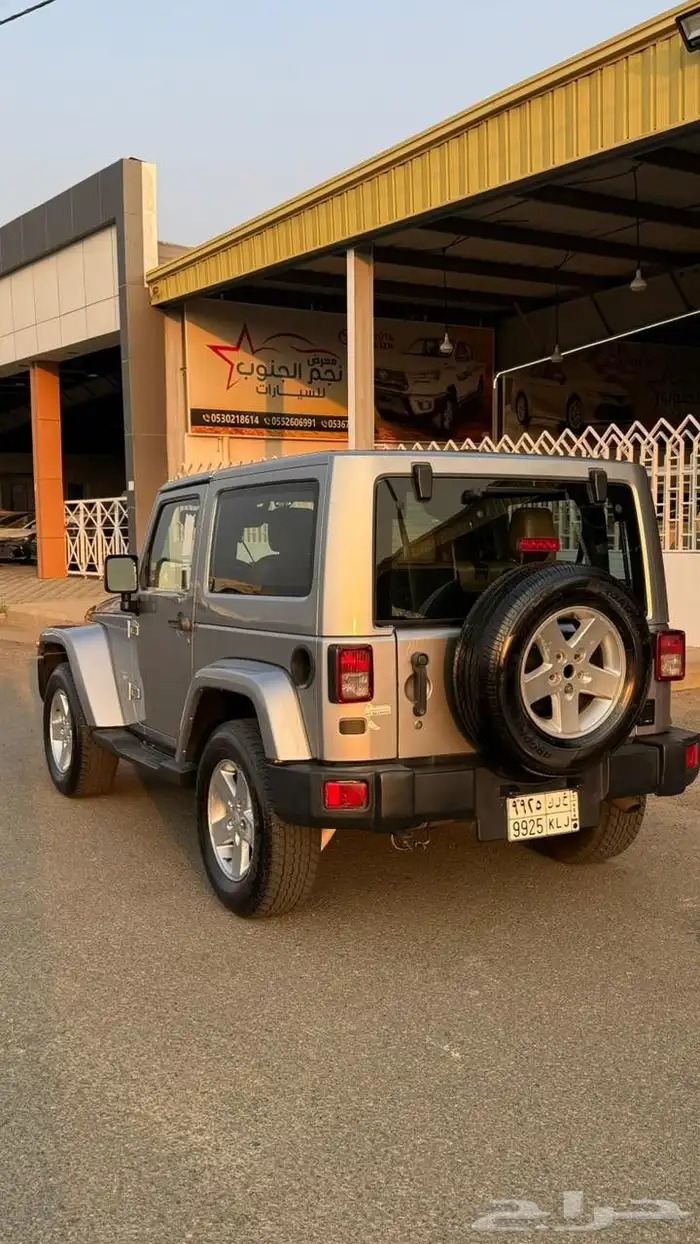 جيب رانجلر قير عايدي مرشوش كامل على نظافه 3