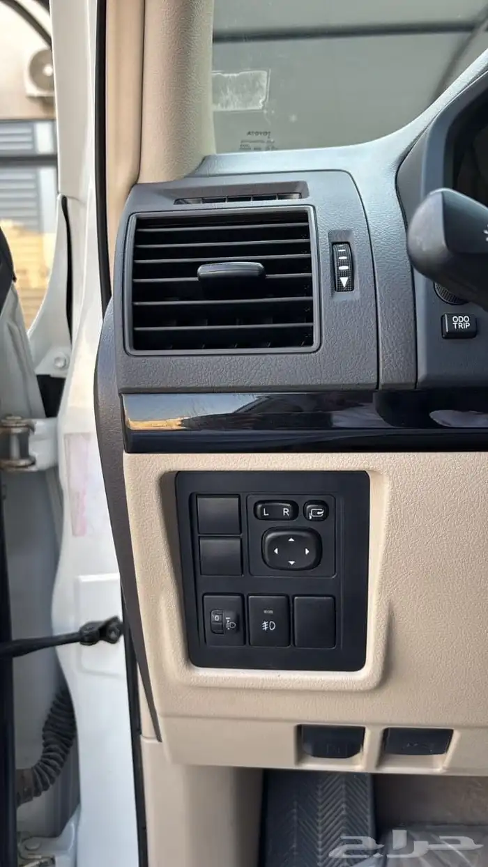 تويوتا برادوا 2023 مخزن 8