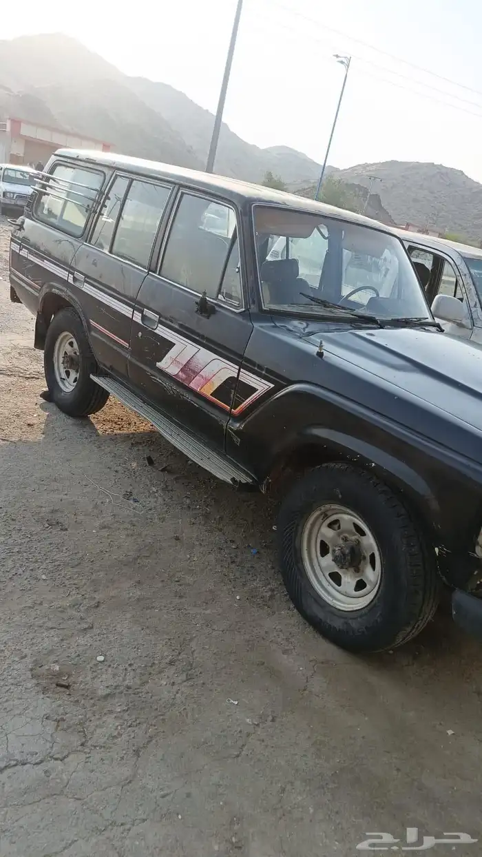 لاندكروزر صالون موديل 84 5