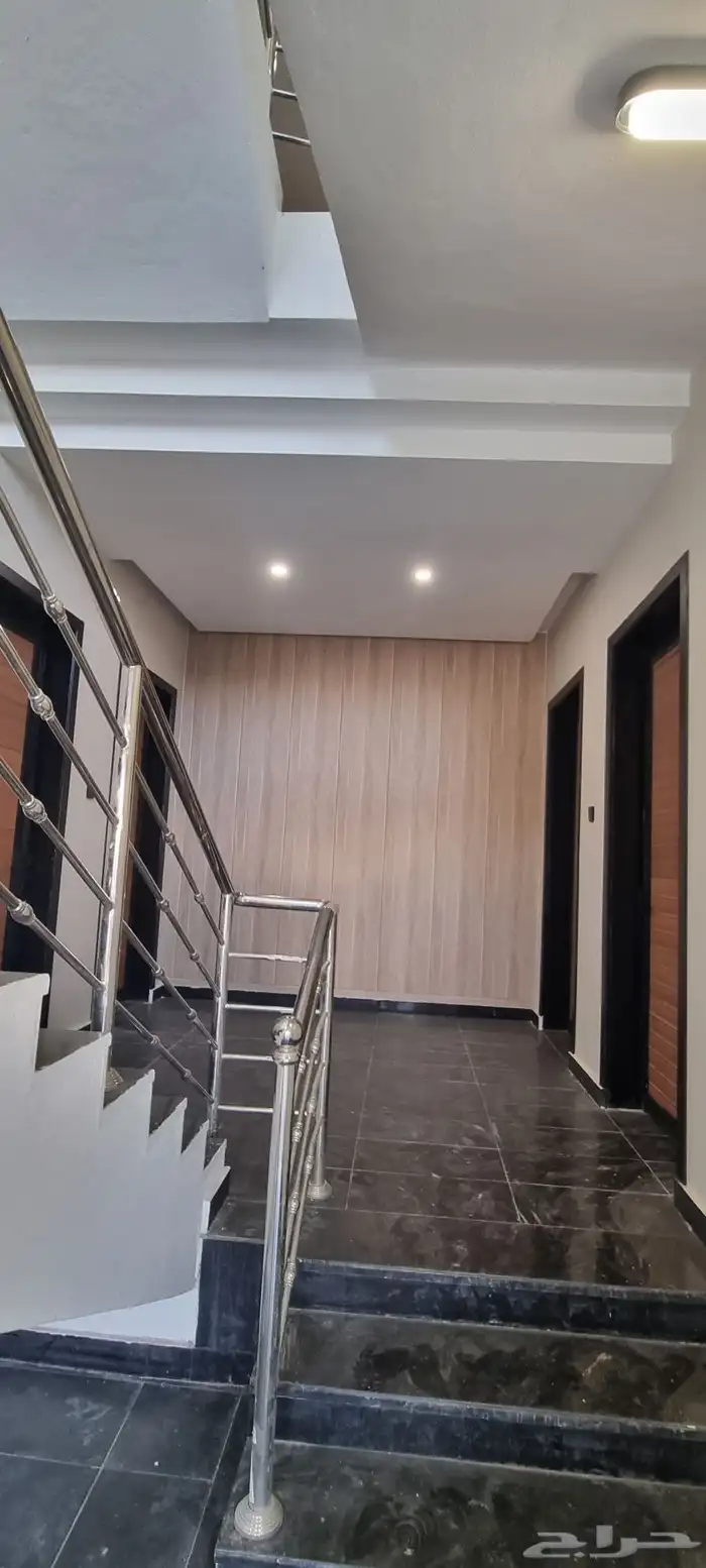 شقة للبيع في صامطة تشطيب راقي خلف الاتصالات مخطط الطالبي 2