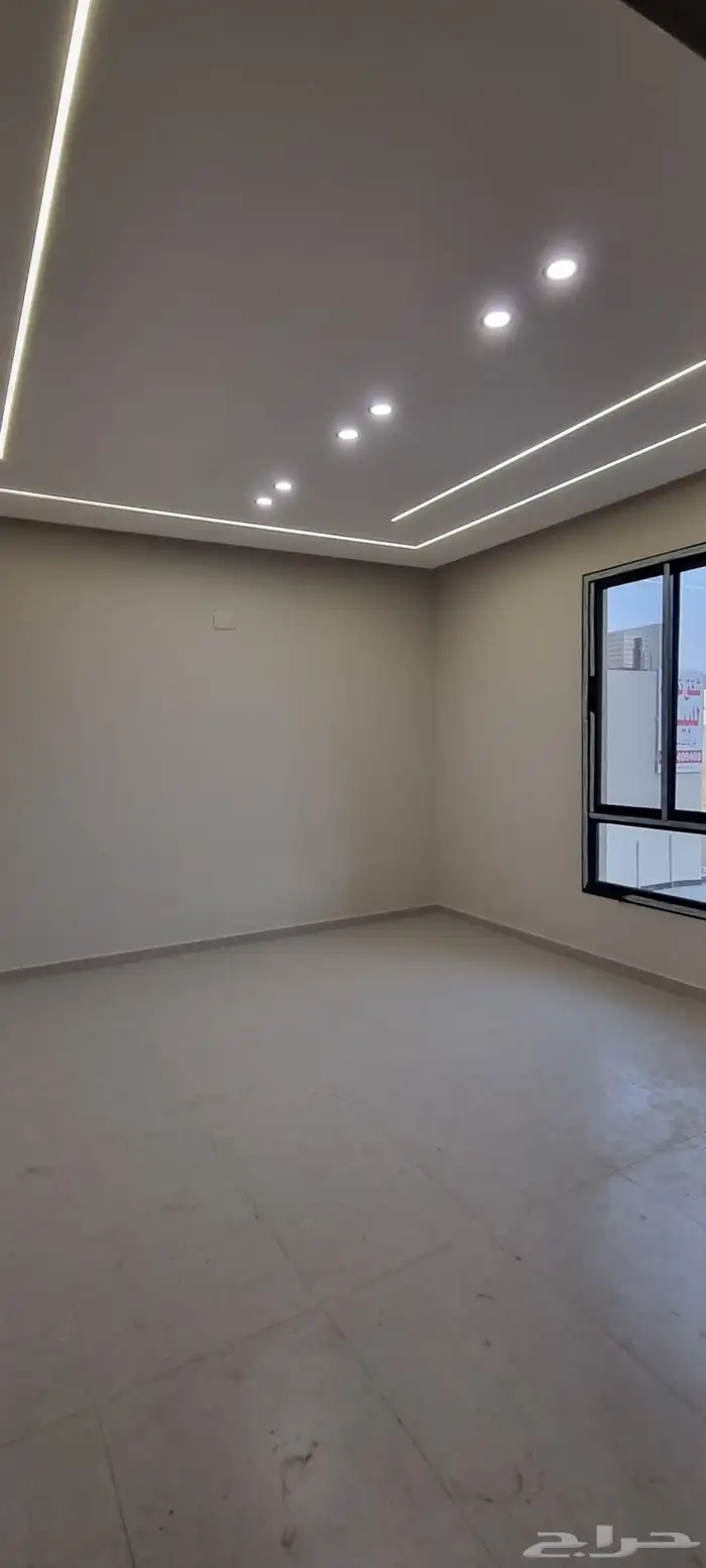 شقة للبيع في صامطة تشطيب راقي خلف الاتصالات مخطط الطالبي 19