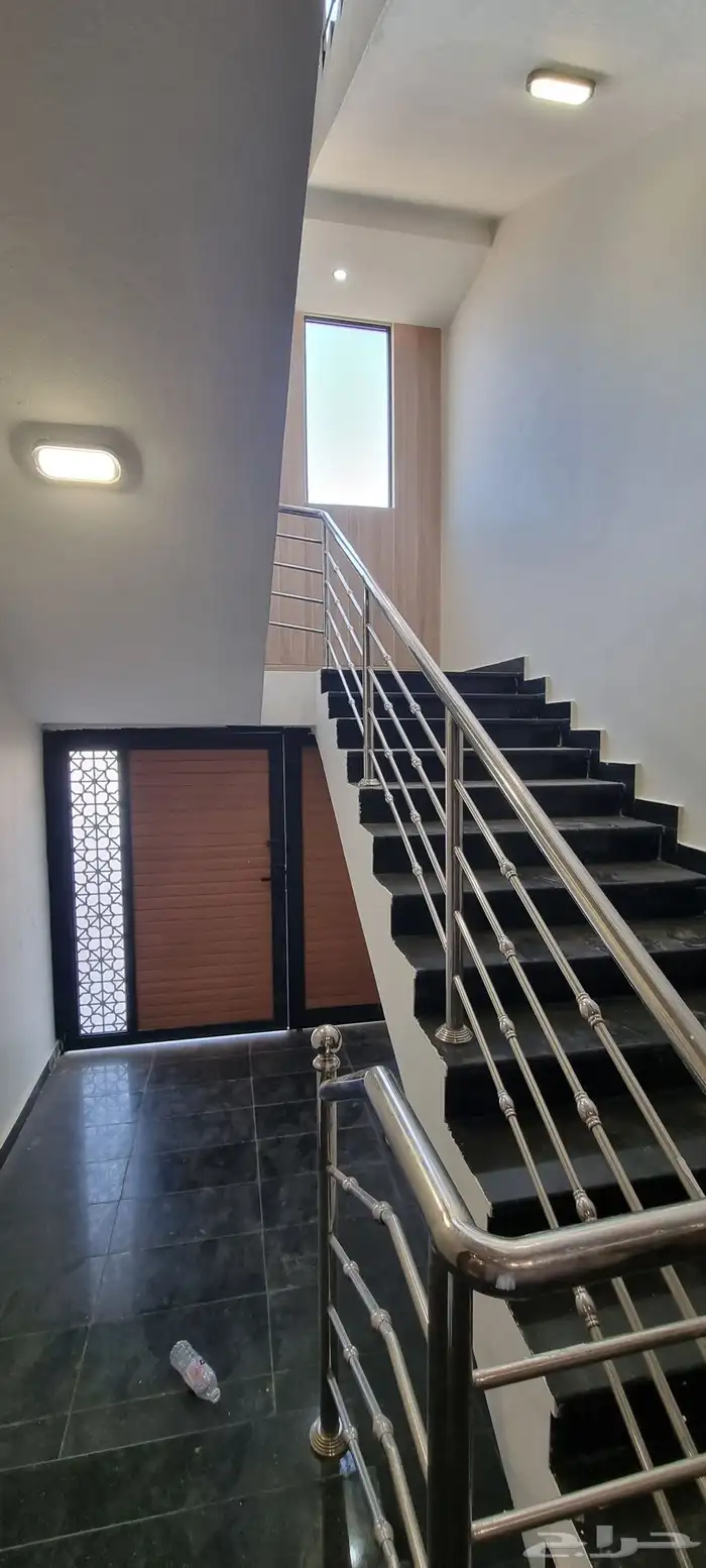 شقة للبيع في صامطة تشطيب راقي خلف الاتصالات مخطط الطالبي 4