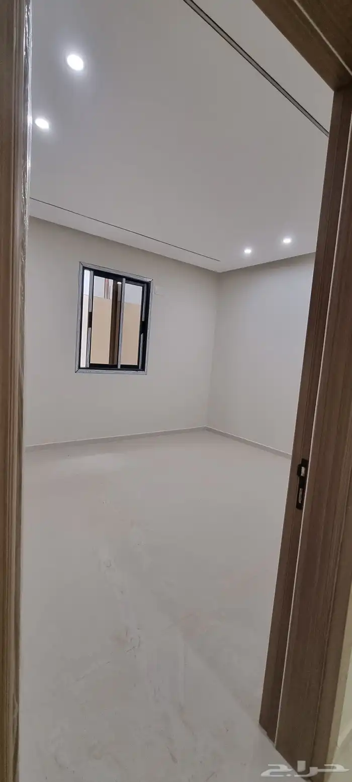 شقة للبيع في صامطة تشطيب راقي خلف الاتصالات مخطط الطالبي 15