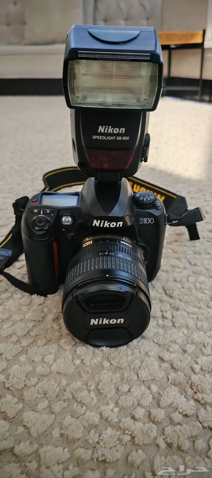 كاميرا نيكون 4