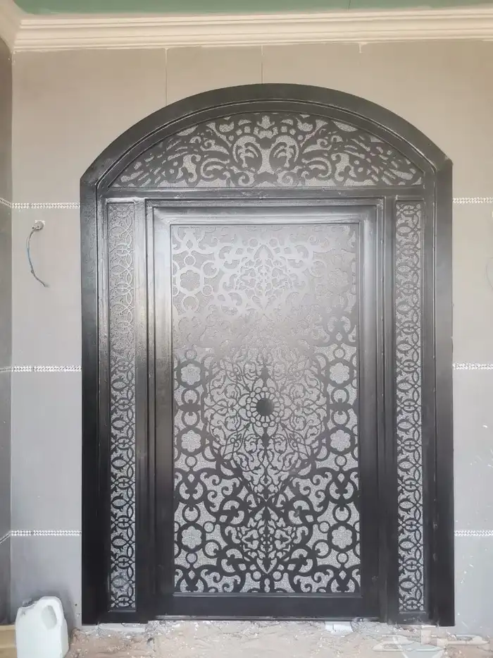 ورشه  مركز العدنان الحداد و المنيوم  باب   حديده   خارجي 0