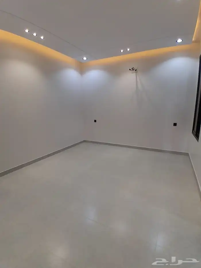 للبيع دور ارضي 6غرف و مدخل سيارة بسعر 520الف تشطيبات فاخره 11