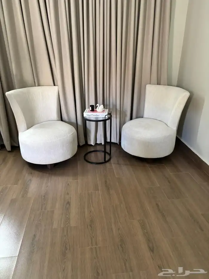 عدد 2كرسي مريحه ونظيفه 0