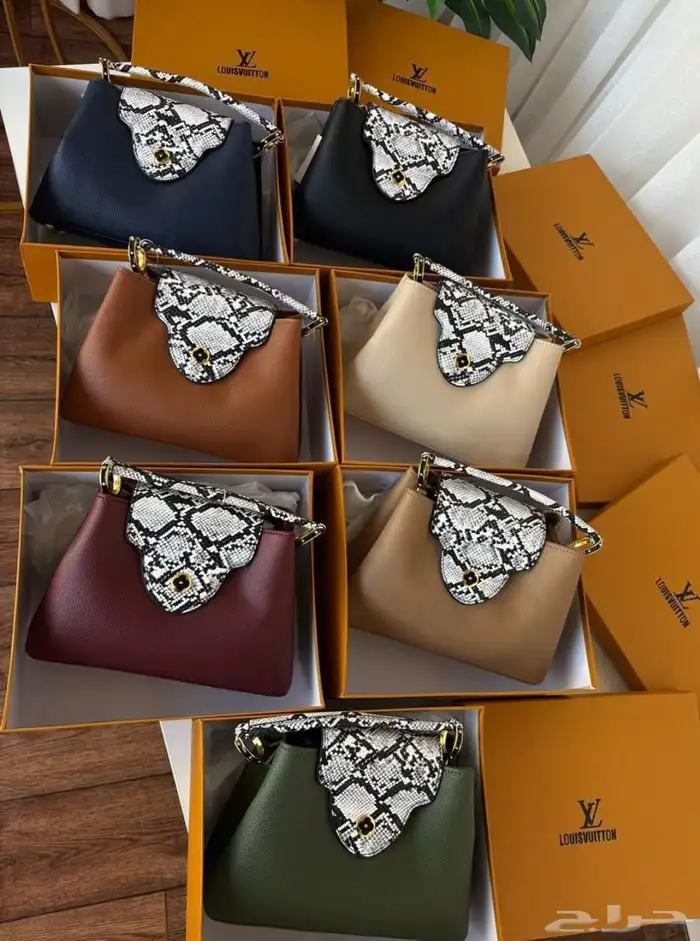 شنط ماركه يتوفر لدينا ماركه عدادت النوع توصيل جده ورياض 16