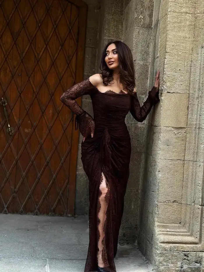 فساتين مناسبات حديثه وراقية خامات فخمه ومريحه في اللبس نشحن 36