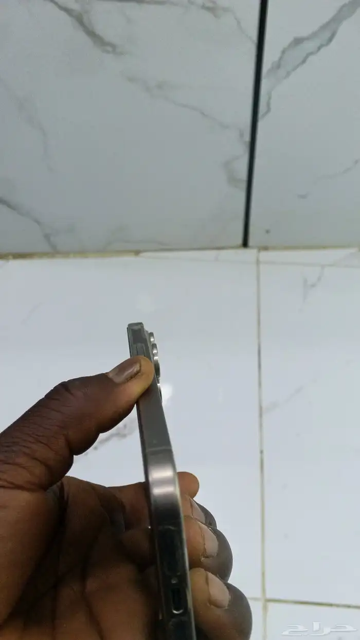 جوال 15 برو ماكس مع كامل أغراضه نسبه البطارية 88 حلي كياد 3