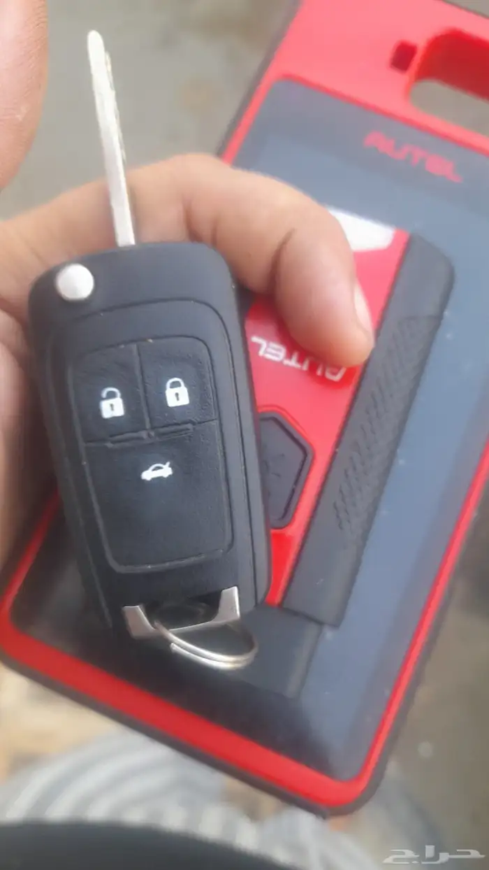 نسخ المفاتيح البصمة والعادي فتح شقق وخزنات تصليح ريموتات وبر 4