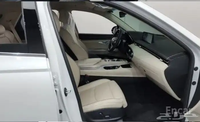 جينيسس GV70 2024 8