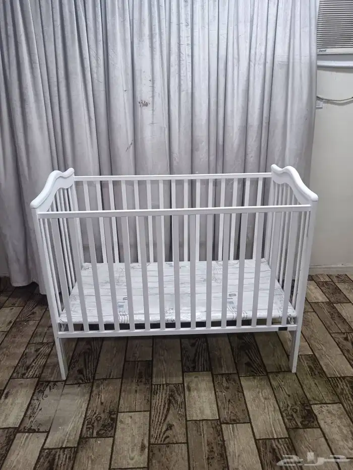 سرير اطفال مستعمل للبيع 0