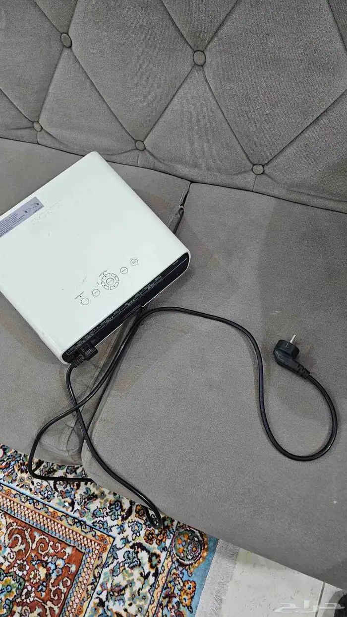 للبيع بروجكتر من شركه sony 0