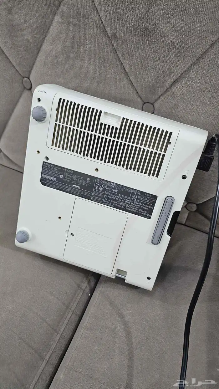 للبيع بروجكتر من شركه sony 5