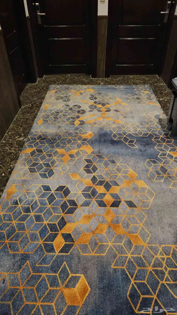 معلم فني تركيب موكيت و سجاد مكاتب. مساجد. معارض. موتمرات. 1